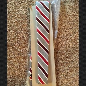New Van Heusen Men's Neck Tie Striped Red and Gray